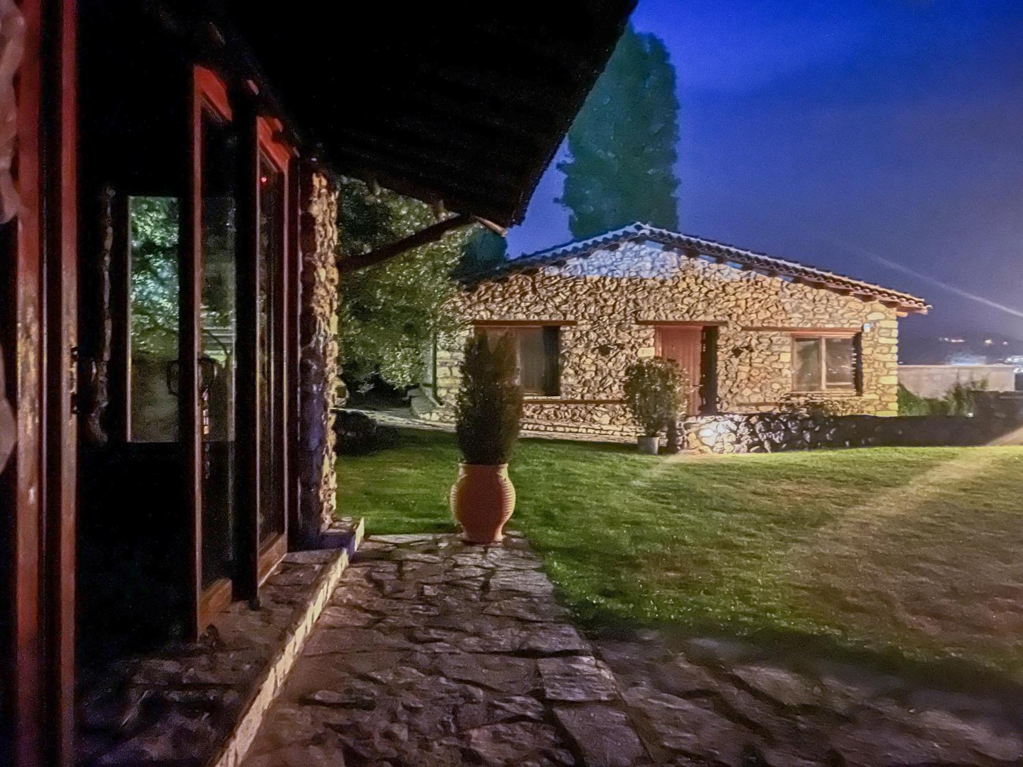 The Little Stone House By The Lake Kastoria Esterno foto